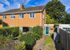 2, The Greenway, Wolverhampton WV6 7DA