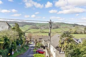 Hill Crest, St Johns Road, Wroxall PO38 3EE