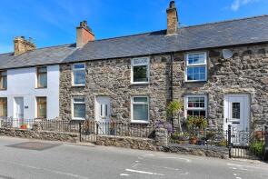2 Benar, Madryn Terrace, Pig Street, Pwllheli LL53 7PF