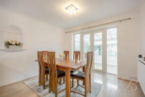 15, Sherwood Avenue, Edwinstowe NG21 9NE
