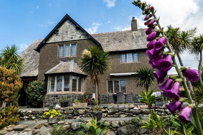 Ty Nant the property with 4 bridges