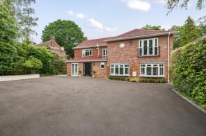 La Casina, Pine Walk, Southampton SO16 7HN