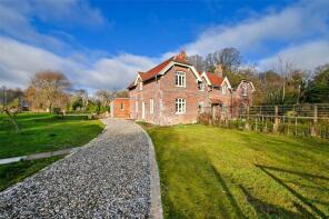 16, Roundhouse Lane, Fawley RG9 6HZ