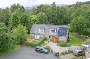 8, Dalcroy Crescent, Tummel Bridge PH16 5NU