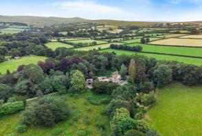 Bridge House Lodge, Road From The Old Chapel To Was Tor Cross, Okehampton EX20 4BH