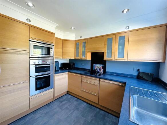 Kitchen.jpg