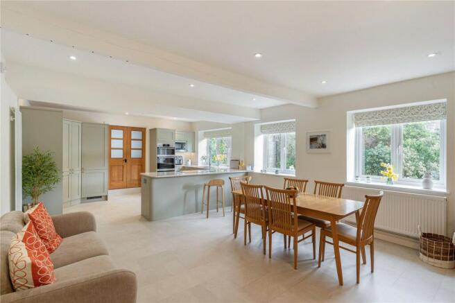 Kitchen/Dining Area