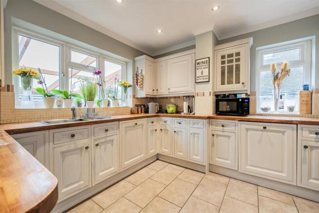 Fitted Kitchen