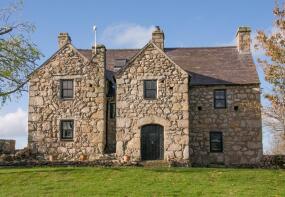 Hendre Hywel, Talwrn Road, Llangefni LL77 7SB