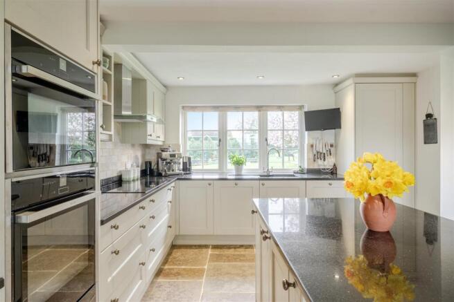Kitchen / Breakfast Room