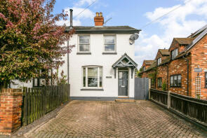 2, Florence Cottages, Burchetts Green Road, Burchetts Green, Maidenhead SL6 6QX