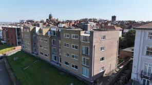 17, Warren Hurst, Montpellier Crescent, Wallasey CH45 9HZ