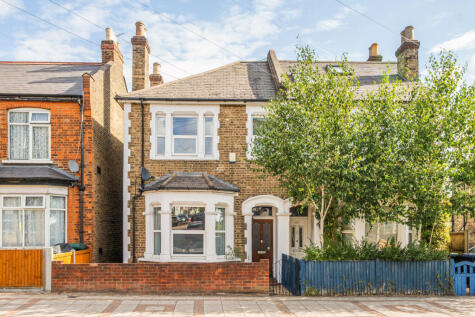 Oakleigh Road North, Whetstone, London, N20
