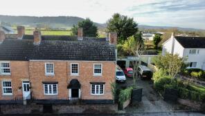 Moss Rose House, Laburnum Terrace, Ilminster Road, Henlade, Taunton TA3 5HP
