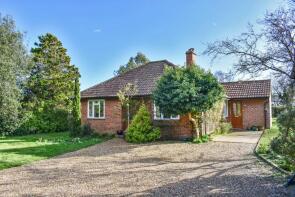 Rosebay, Holly Lane, Lymington SO41 5QZ