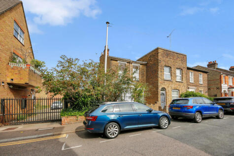 Milton Road, London, E17