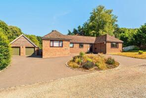 Wayside, Wyncombe Close, Pulborough RH20 1HW