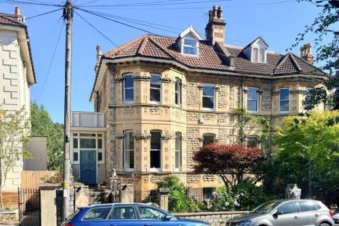 House with large garage and off-street parking | Wellington Park | Clifton