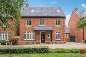 16, Hart Walk, Bicester OX25 5AF