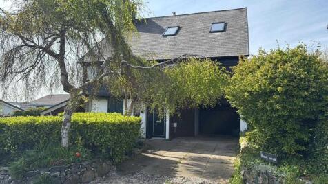 Orsedd Newydd,Star