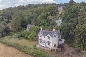 Woodlands, Fossil Bank, Malvern WR13 6PJ