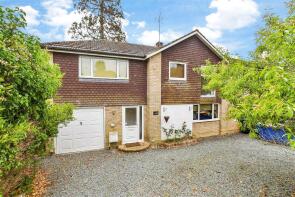 2, Langsmead, Lingfield RH7 6JT