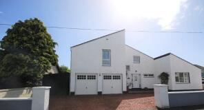 Blairview, Auchentiber, Kilwinning KA13 7RR