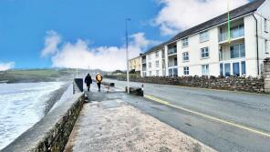 Flat 8, Dolan Court, Enfield Road, Haverfordwest SA62 3JN