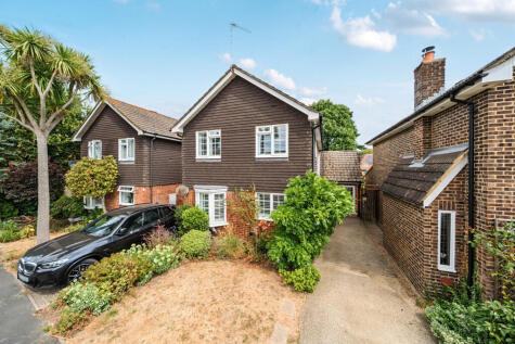 Snowdrop Way, Bisley, Woking, GU24