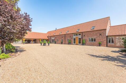 Exceptional Five Bedroom Barn Conversion in Gayton Thorpe