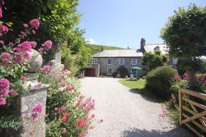 Lanthorn House, Access To Porthcothan Mill, Porthcothan, Padstow PL28 8LW