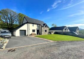 7, Y Wern, Road From Trem Arfon Southeastwards To A494 Junction, Dolgellau LL40 2AJ