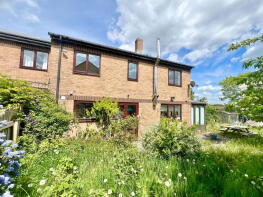 17, New Smithy Drive, Thurlstone, Sheffield S36 9RS
