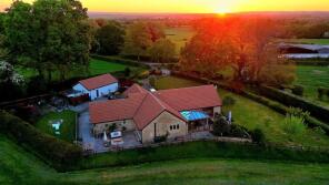 Witheys Tyning, Lyes Green, Corsley BA12 7PA