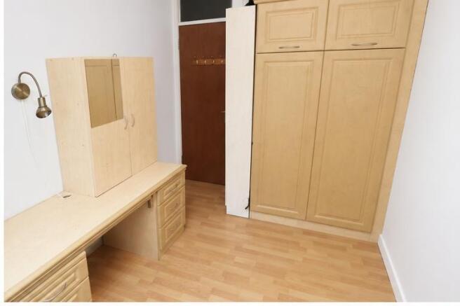 room_white_walls_2.jpg