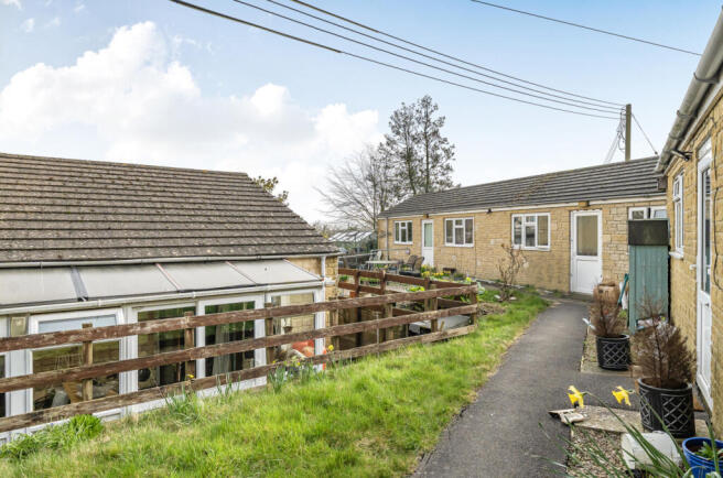 Rear/Bungalow
