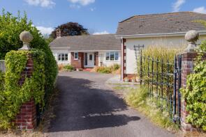 4 Mole, Beech Drive, Crediton EX17 6EJ
