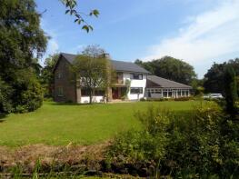 Greenacres, Glen Road, Larbert FK5 4SN