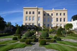 8, Burton House, Burton Park Road, Petworth GU28 0QU