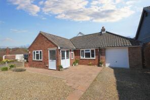 17, Renwick Park East, Cromer NR27 9LY