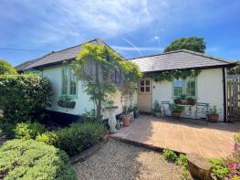 Redriff, Annisdowne Close, Abinger Hammer, Dorking RH5 6RQ