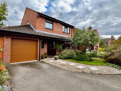 St. James Close, Harvington, Evesham, Worcestershire, WR11