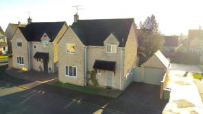 15, Elizabeth Gardens, Cirencester GL7 5LP