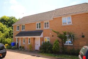 16, Knightwood Close, Farnborough GU14 6HS