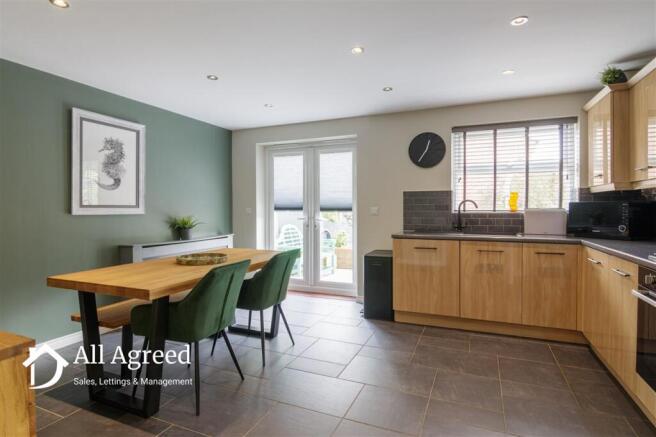 KITCHEN/DINER