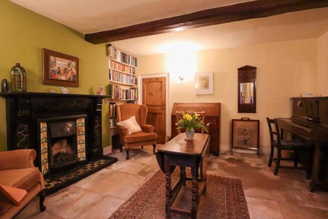 Sitting room (2).jpg