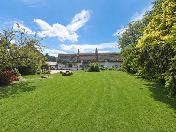 Greys Orchard, Barby