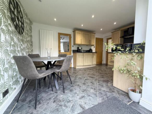 OPEN PLAN KITCHEN DINING ROOM