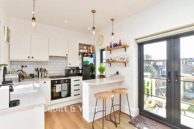 Kitchen /Breakfast Area