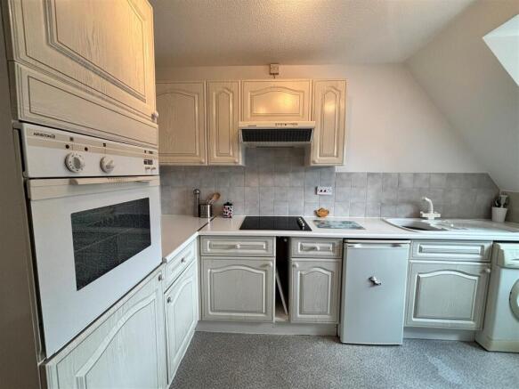Kitchen 1.jpg